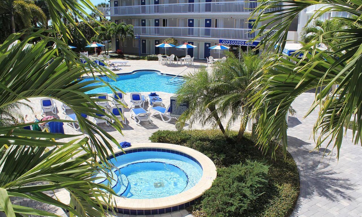 St. Pete Beach Hotel | Deluxe 2 Double Beds on St. Pete Beach!