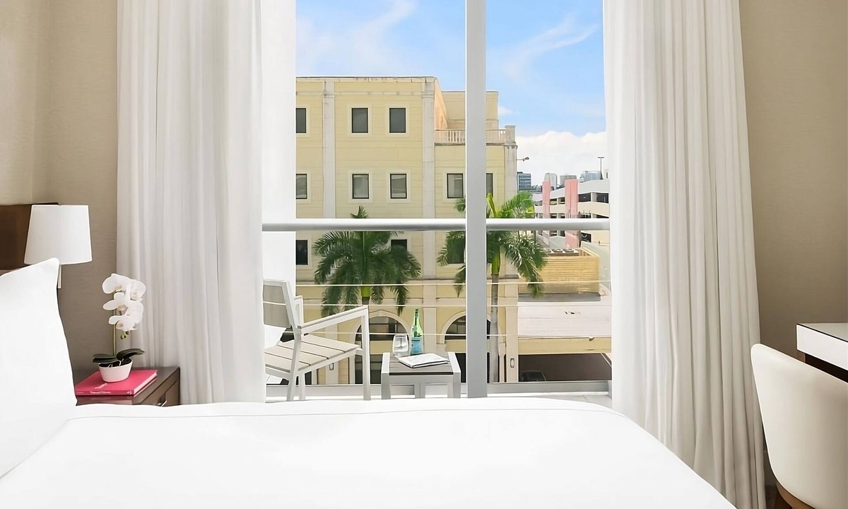 Bay Harbor Islands Hotel | Deluxe King Room with Balcony Water View at The Altair Hotel Bay Harbor Miami