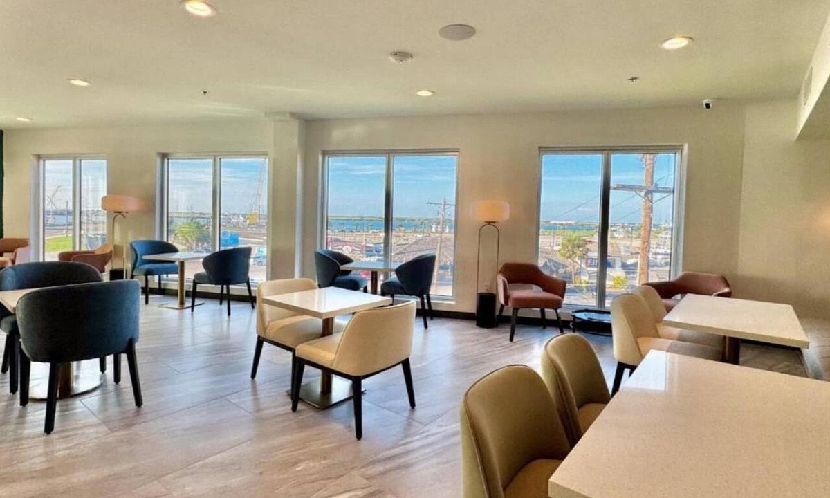 Port Aransas Apartment | Deluxe Two Queen Room- Wheelchair Accessible
