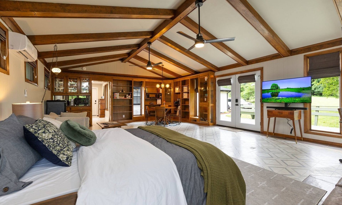 Nashville House | Designer Cottage Near Airport (BNA) and Broadway