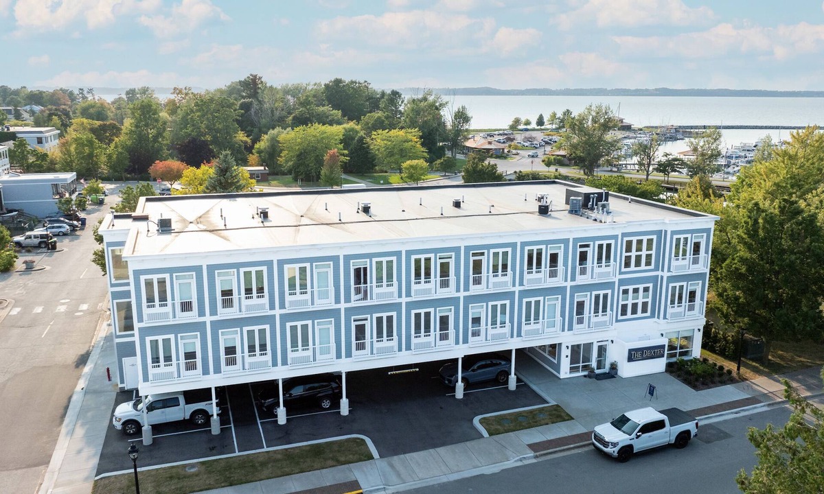 Elk Rapids Hotel | Dexter Hotel