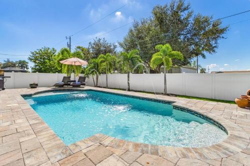 Diplomat House | Dive into Forever Summer Bliss - Forever Summer - Roelens