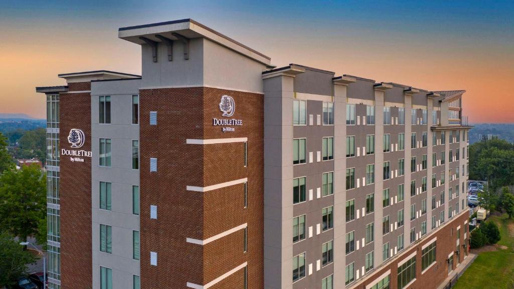 Downtown Asheville Hotel | DoubleTree by Hilton Asheville Downtown