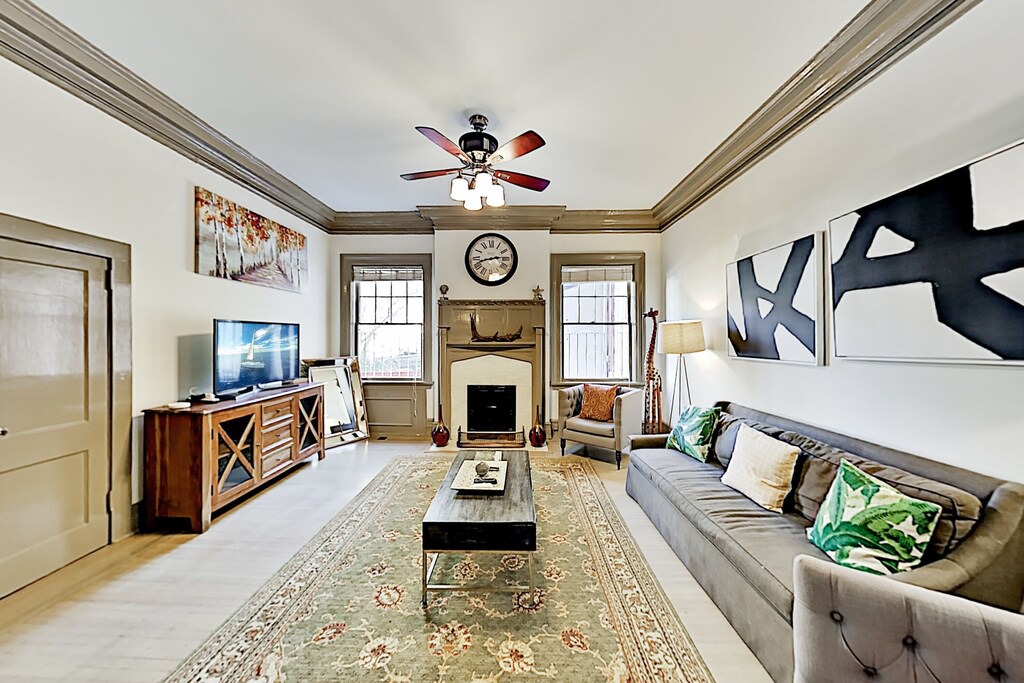 Thomas Square Apartment | Drayton Place 1B | Downtown Gem with Full Kitchen | Walk to Eateries & Venues