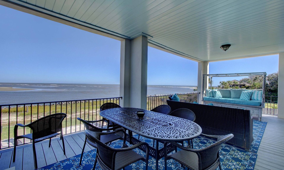 East Beach House | Dream Luxury Beach House with amazing oceanfront views and private pool