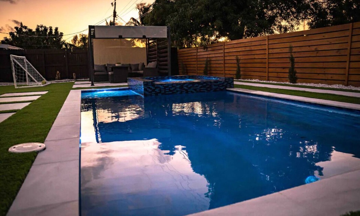 Pompano Beach House | Dream Yard Oasis Heated Pool Near Beach Sleeps 10