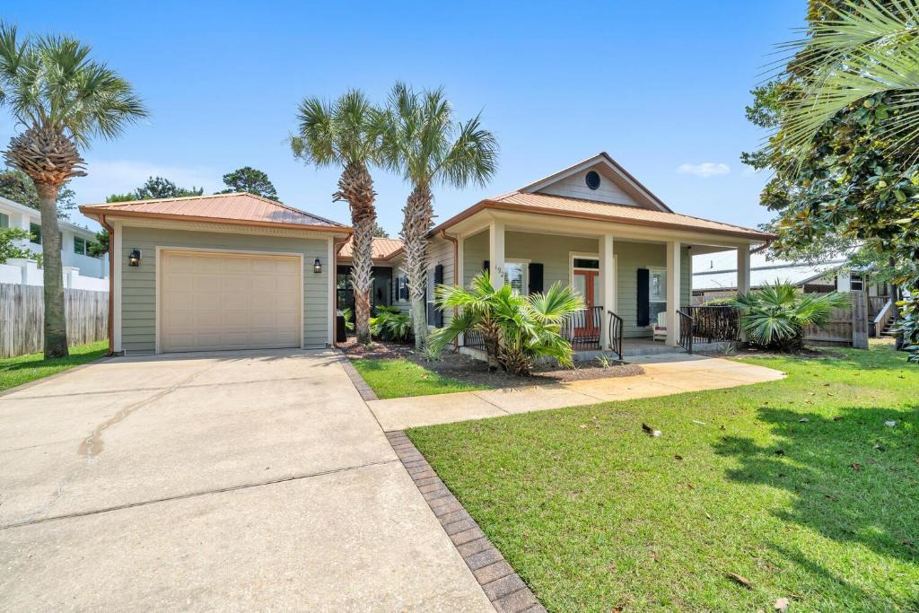 Gulfview Heights House | Drift Away
