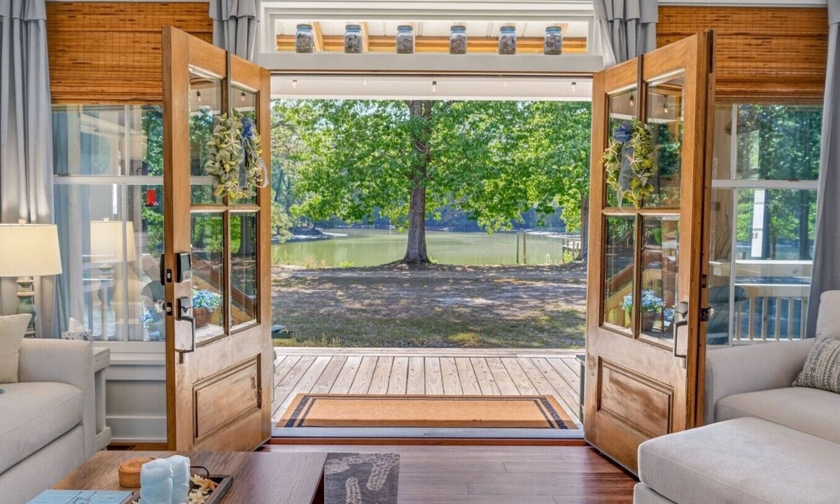 Cardinal House | Driftwood Cove Waterfront/Dock/Game house