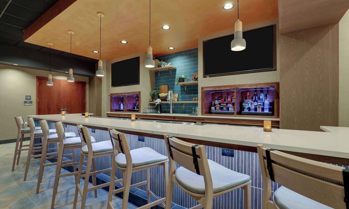 Arrowood Hotel | Drury Inn & Suites Charlotte Arrowood