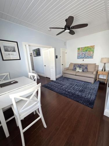 Downtown Apartment | Duval Street Suite w parking and pool