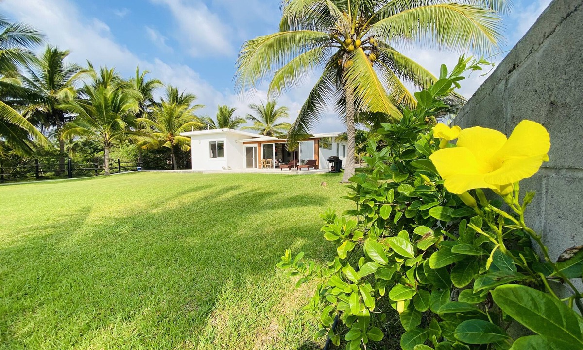 Saladita House | Dwell Ubilam - Beachfront House at Saladita Beach