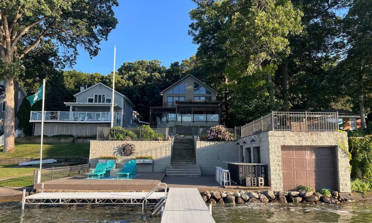 Edwardsburg House | Eagle Lake Paradise! Close to ND! Enjoy kayaking, hot tub and Sunset views!