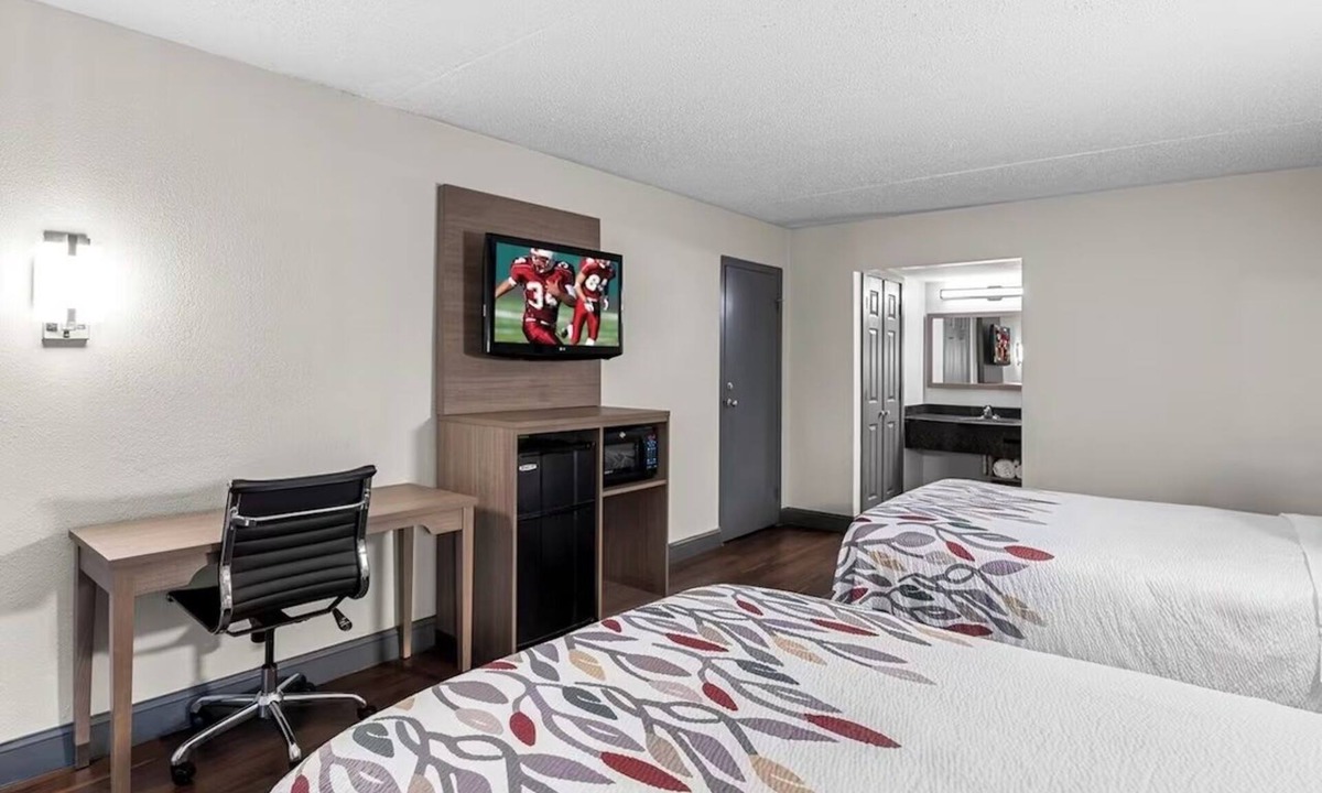 Sandston Hotel | Easy Airport Access 2-Bed Rooms w/2 Beds Near Richmond Dining & Entertainment