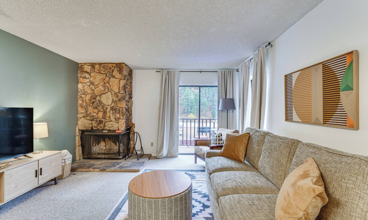 Red River Apartment | Easy Red River Ski Access! Outdoor Adventure Condo