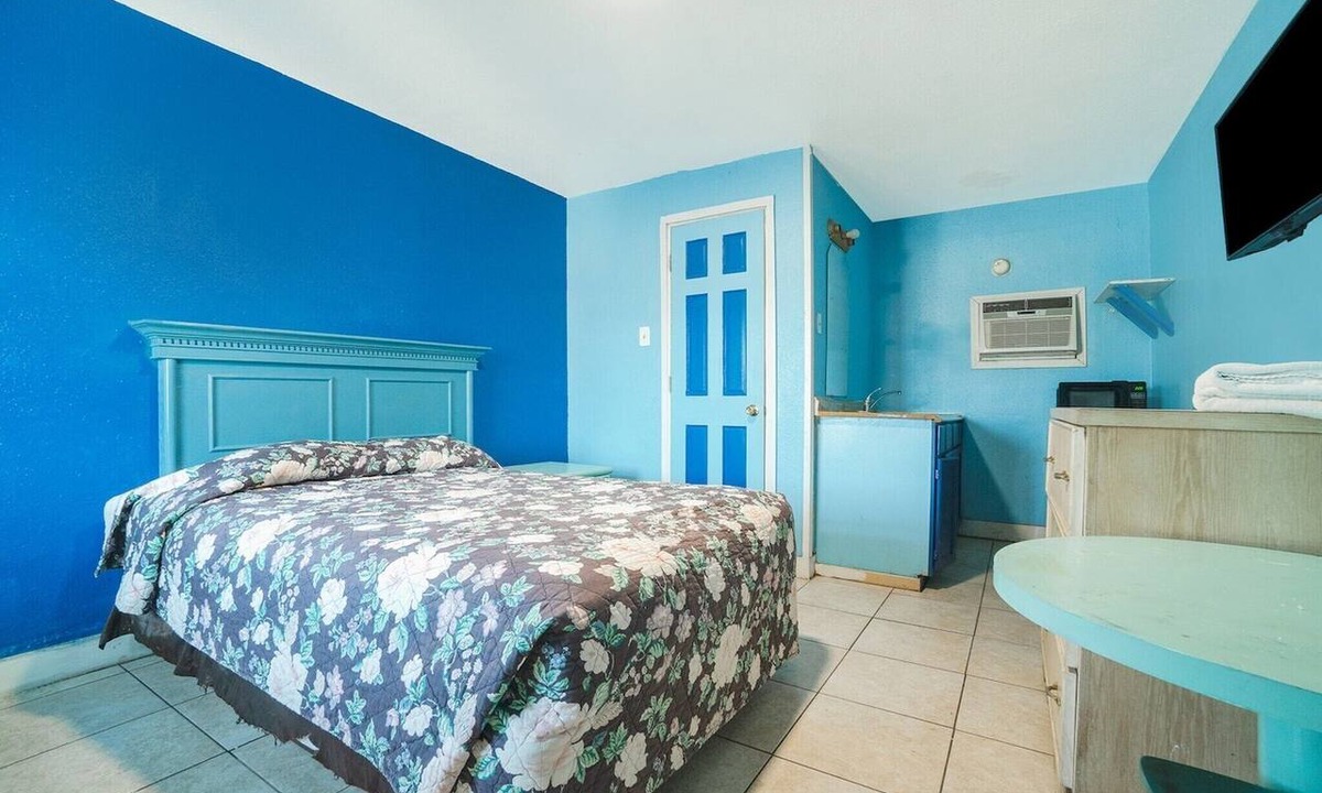 Flour Bluff Hotel | Economy Full Bed|Smk