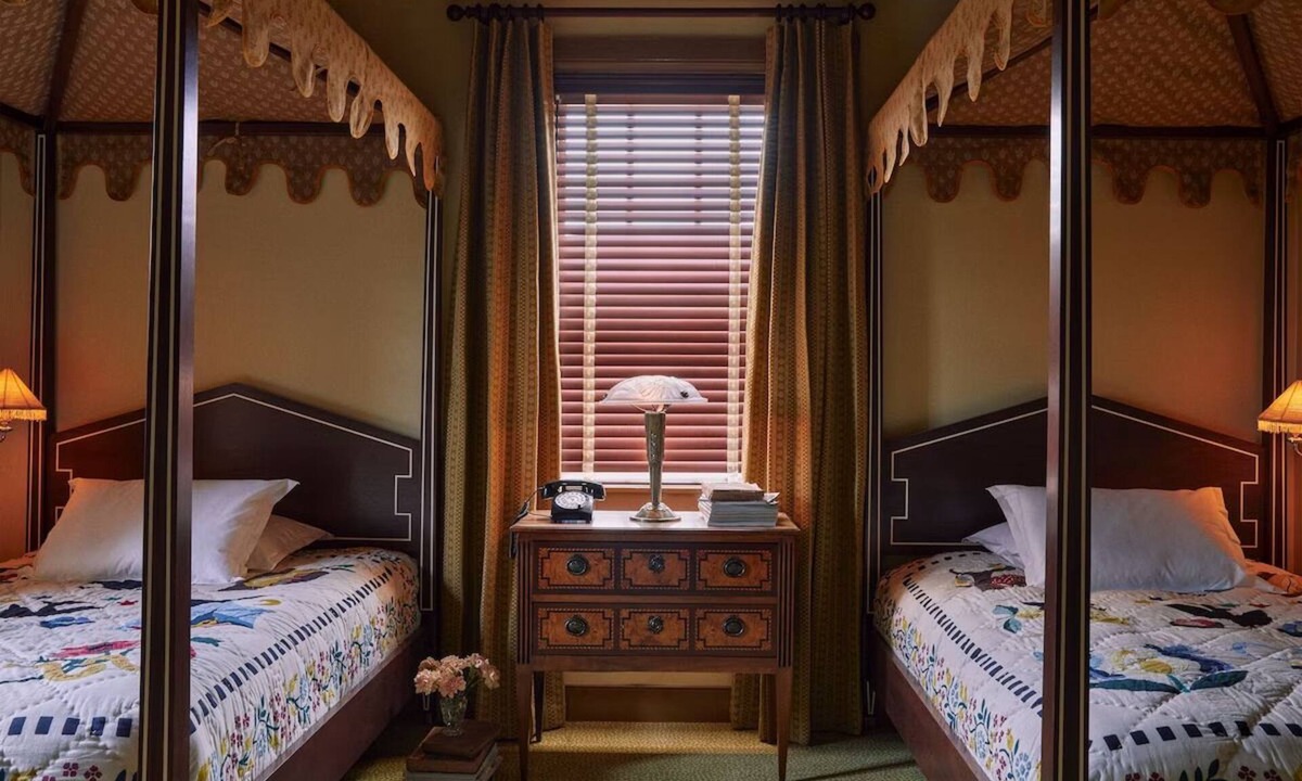 Mount Vernon House | Elegant Room w/Canopy Bed & Handpicked Global Artwork in Mount Vernon
