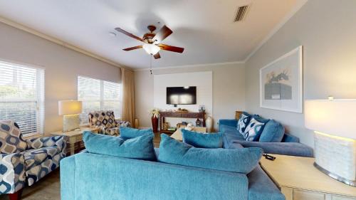 Frangista Beach House | Emerald Waters 0101