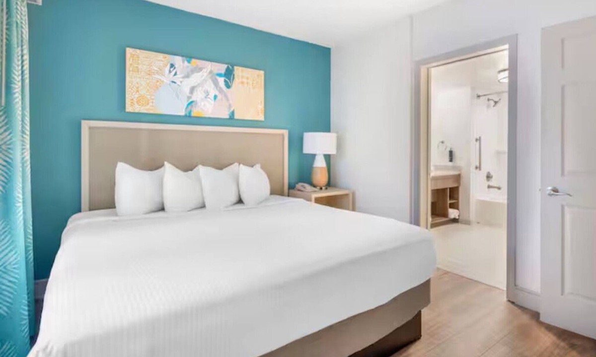 West Kissimmee Hotel | Enjoy Every Moment in a Space Made for Great Getaways! Outdoor Pool, Kitchen!