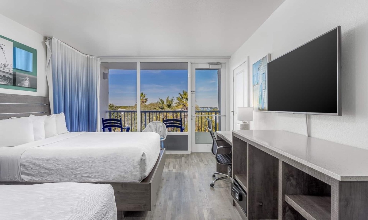 Fort Walton Beach Hotel | Enjoy Gulf Escape with Pools Near Okaloosa Adventures | 2 Units
