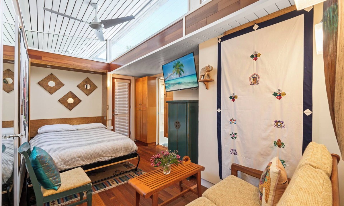 Atlantic Beach Apartment | Enjoy the Guest Suite situated on a lush oceanfront property in Atlantic Beach