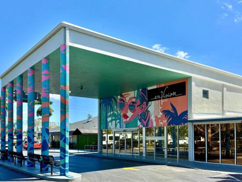Ludlam Hotel | enVision Hotel Miami International Airport