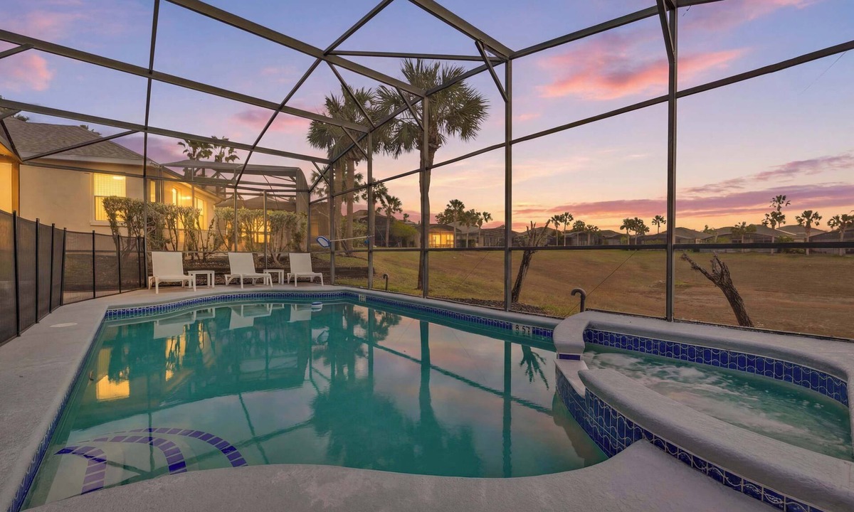 Calabay Parc House | Escape @ Calabay Parc & Gameroom
