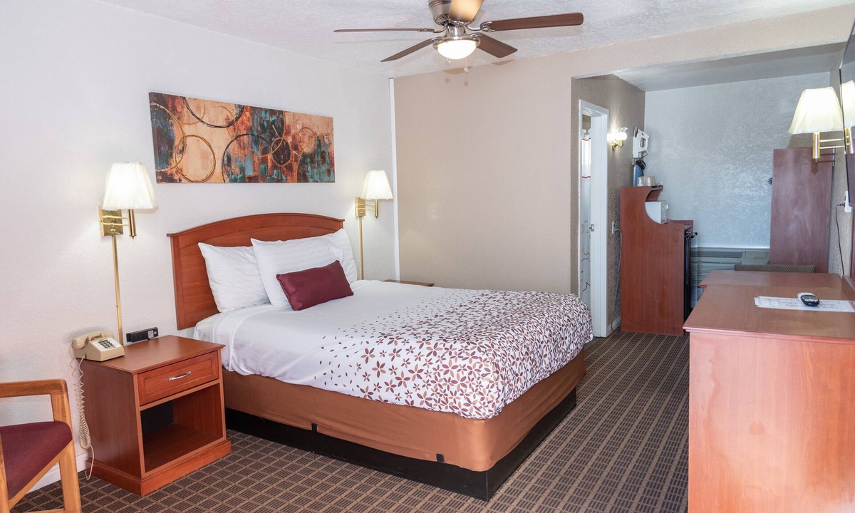Elko Hotel | Esquire Inn