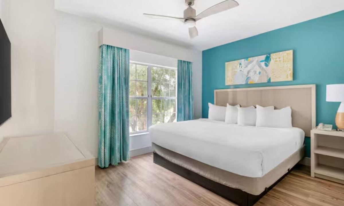 West Kissimmee Hotel | Everything You Need for an Unforgettable Stay Is Right Here! Outdoor Pool!