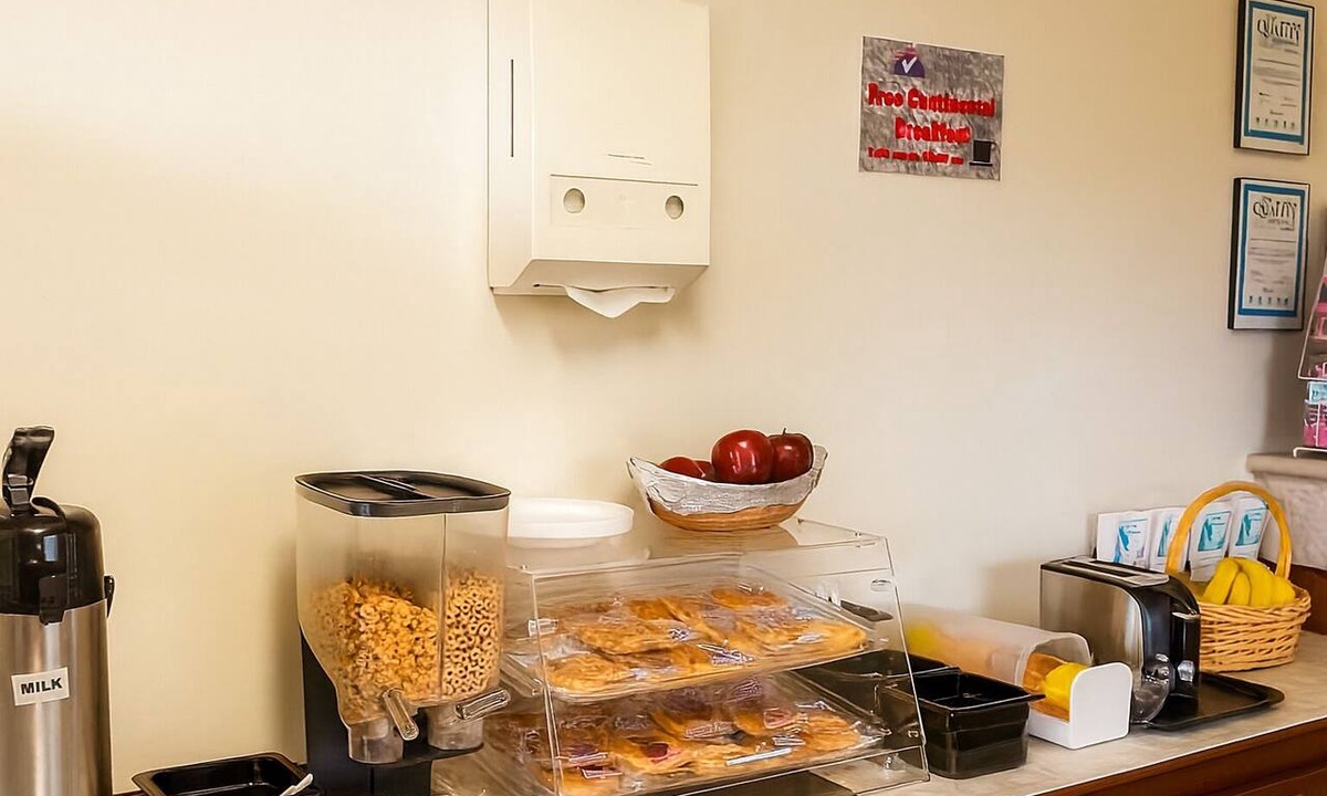 Campbelltown Hotel | Excellent Choice! 4 Budget-Friendly Units Near Zoo America, FREE Breakfast!