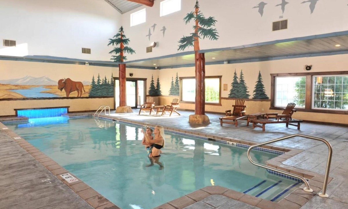 St. Joseph Hotel | Expanded King Bunk Bed, Stoney Creek, Heated Pool, Pets Allowed | 2 Units