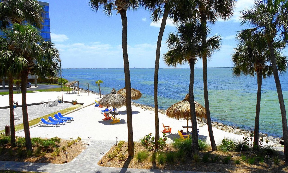 Rocky Point Apartment | Experience All Of What Tampa Has To Offer! Full Kitchen, Free Parking, Pool