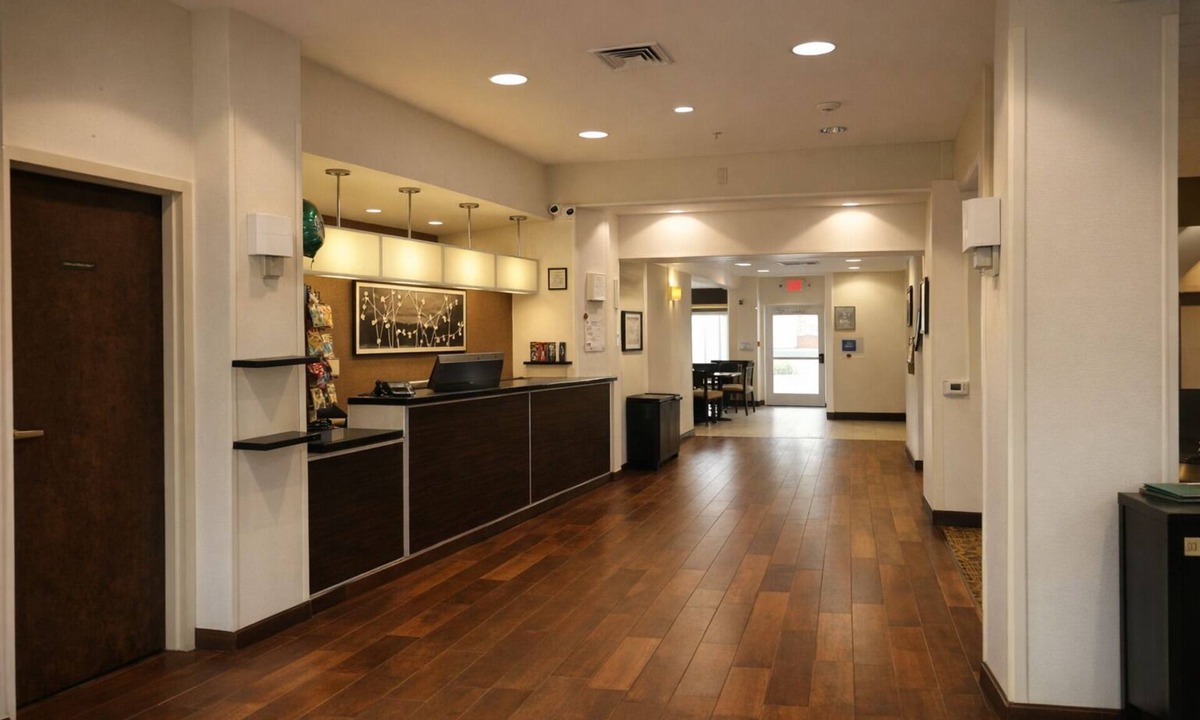 Harrisburg - Hershey Hotel | Express Inn & Suites