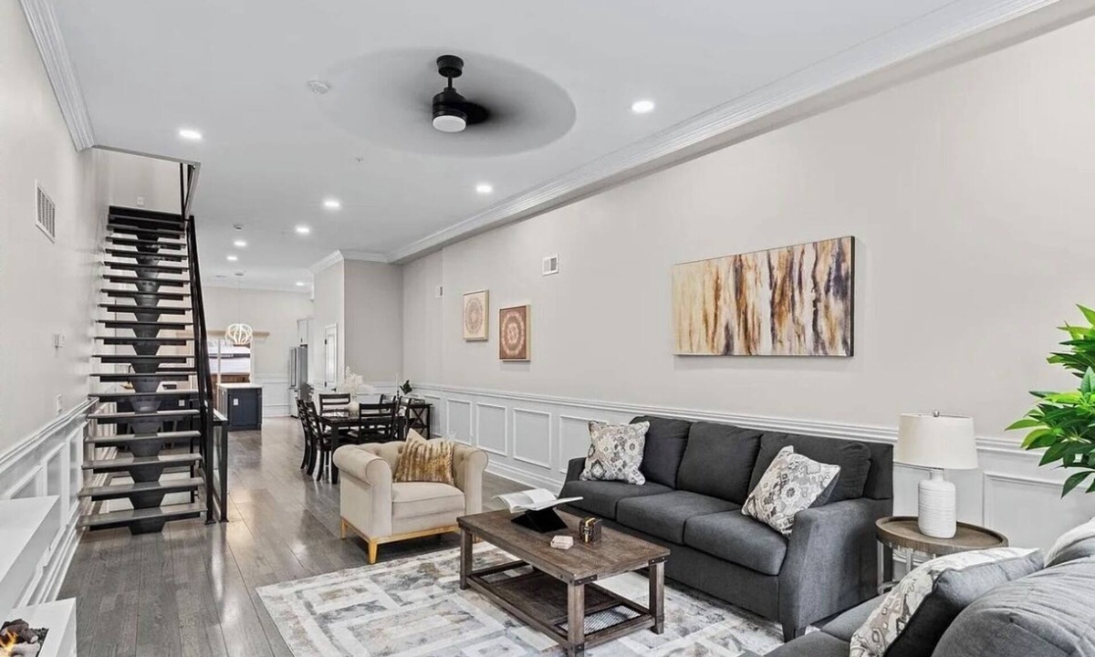 Southwark House | Fabulous Queens Village - Philadelphia's most vibrant and charming neighborhoods