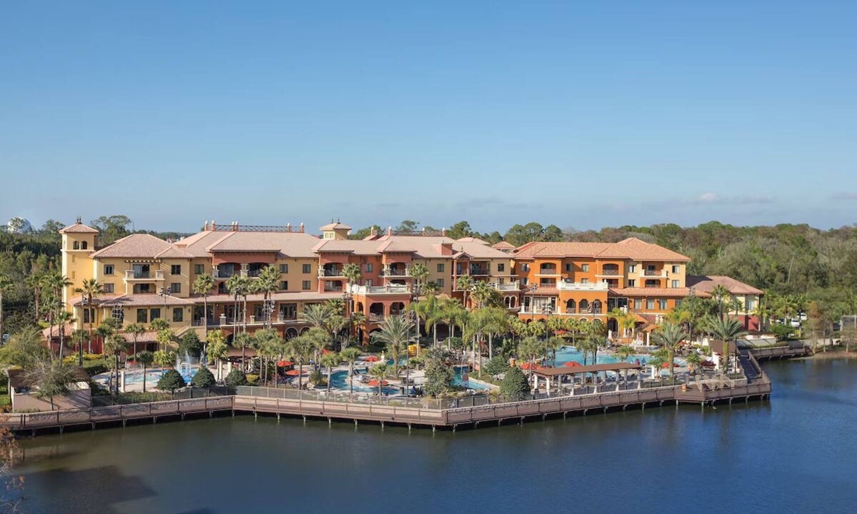 Lake Buena Vista Hotel | Family Friendly Orlando Resort Near Disney!