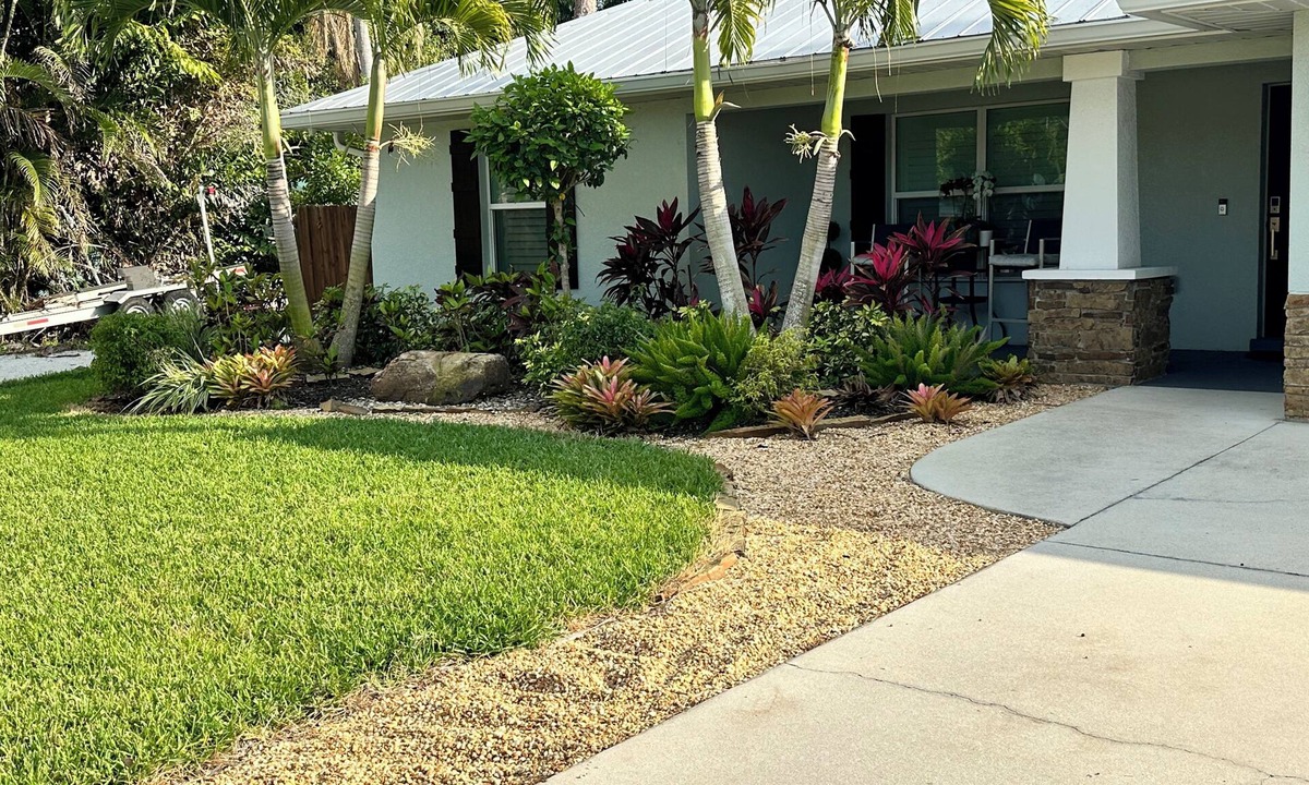 Fort Myers House | Family-friendly, heated salt water pool, near beaches, and downtown Fort Myers.