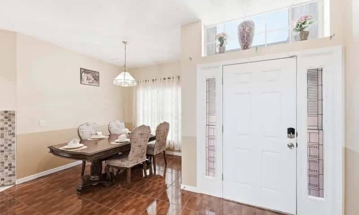 Crescent Lakes House | Family Home with Private Pool Near Disney
