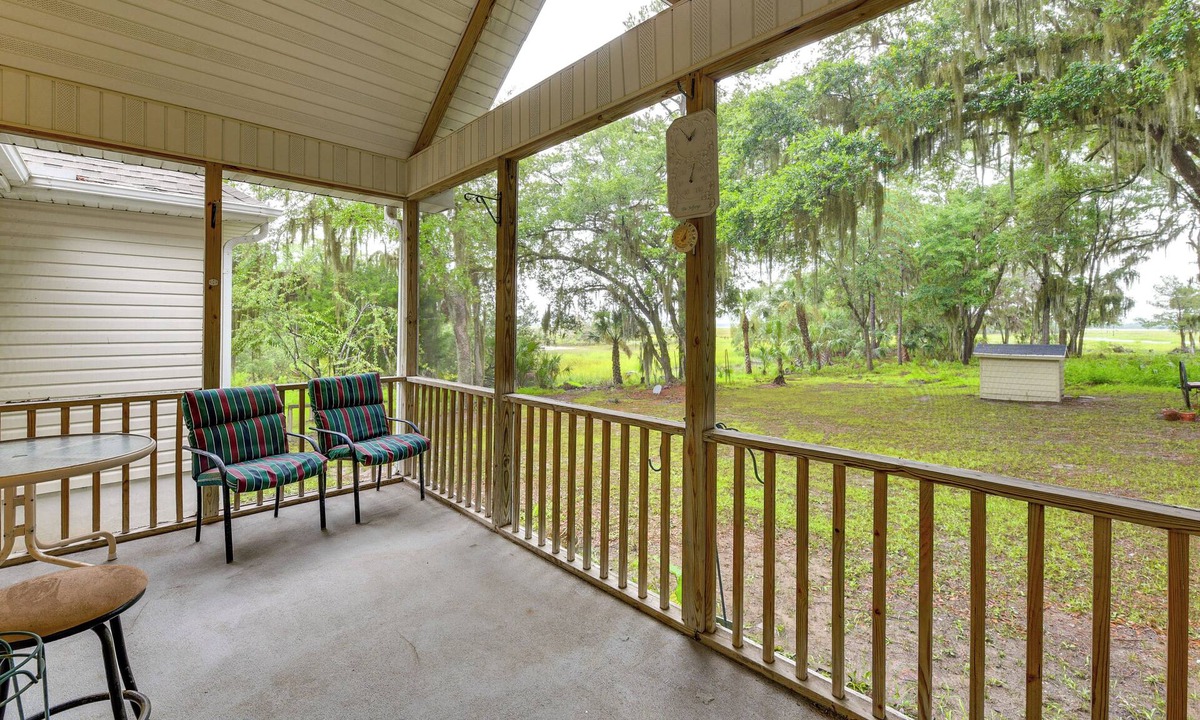Beaufort House | Family Retreat in Beaufort: 3 Mi to Historic Dtwn