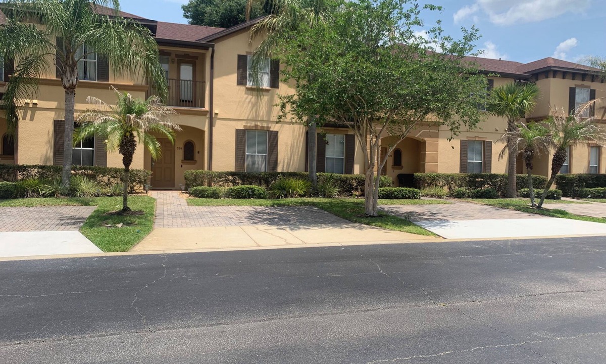 Regal Palms Resort | Family retreat with Princess Room, Space Room, and resort amenities near Disney