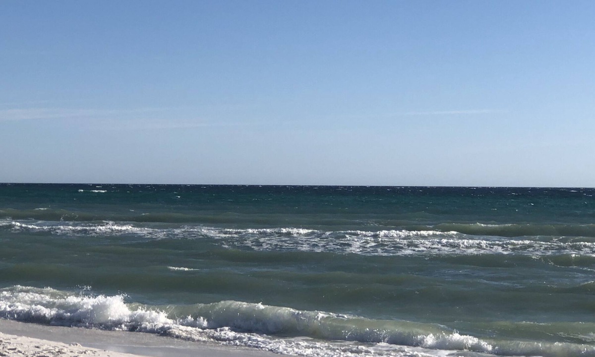 Sago Park Townhomes House | Family-sized townhome ,Pool, 5 mins walk to the beach !