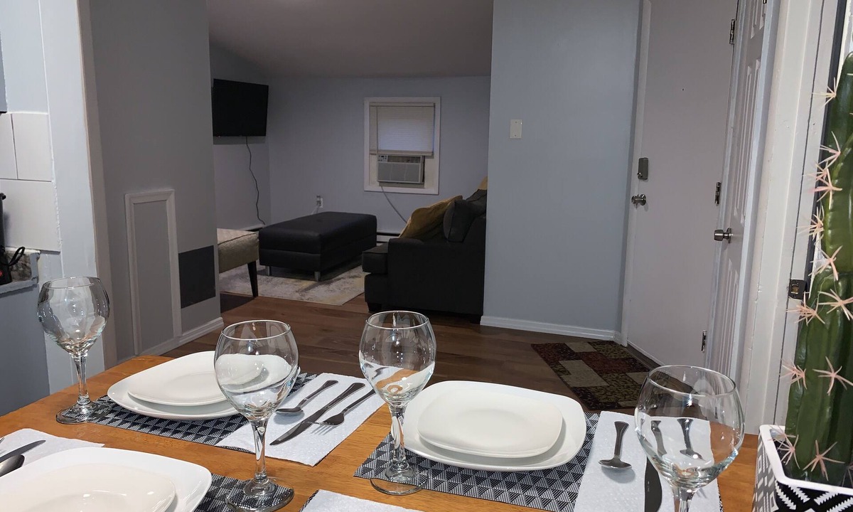 Glenolden Apartment | FIFA 2026 HQ: Cozy Apartment in Suburbs - Perfect Long Term Stay
