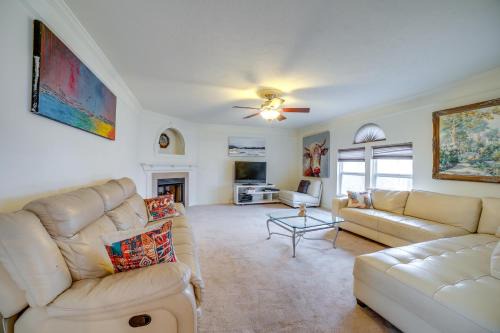 New Kensington House | Fireside Gatherings: Pet-Friendly Apollo Home