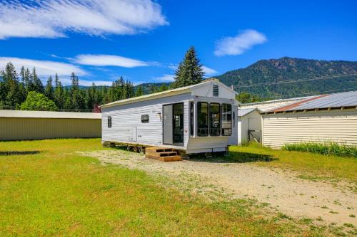 Noxon House | Fish, Hunt & Explore! Mtn-View Tiny Home in Noxon