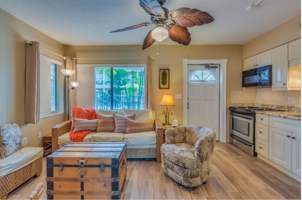 Bay Esplanade House | Five Palms Suite 104 - Daily - Weekly - Monthly