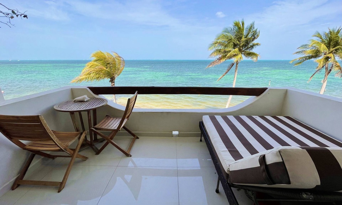 Puerto Juarez Hotel | Flamingo Plus by Andiani Travel