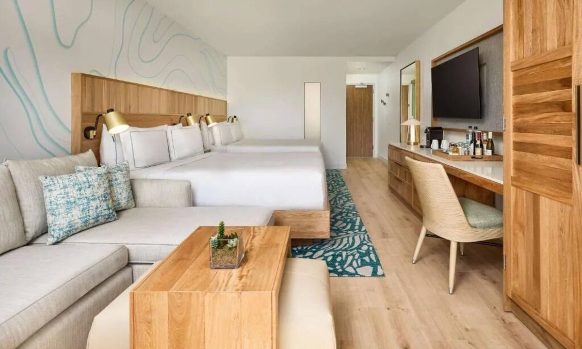 Marathon Hotel | Florida Keys Escape with Beach Access and Outdoor Pool! Pets Are Welcome!
