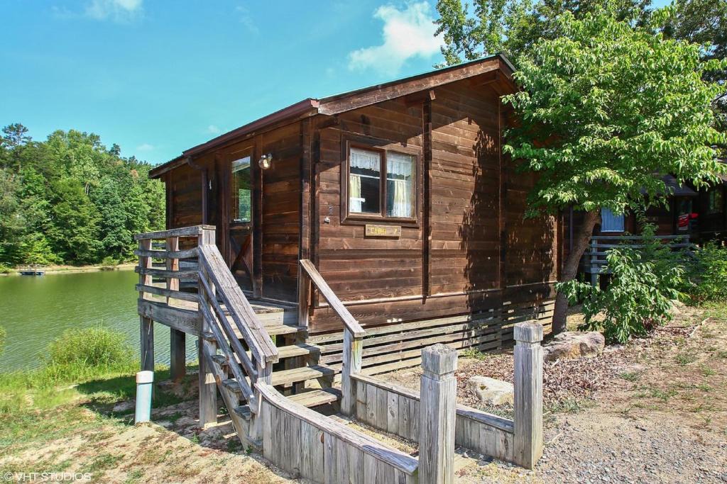 Advance Resort | Forest Lake Camping Resort Lakefront Cabin 12