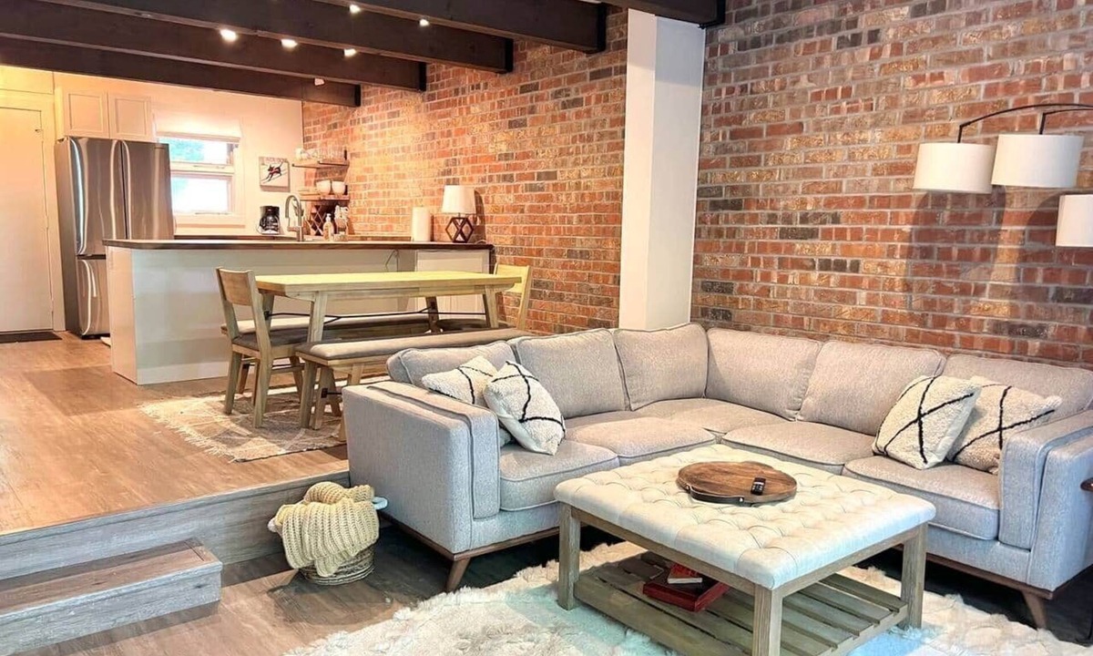 Stowe Area Apartment | Fox Den