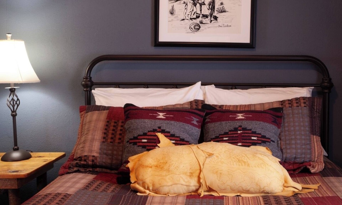 Cimarron Hotel | Fred Lambert - Historic Hotel Room