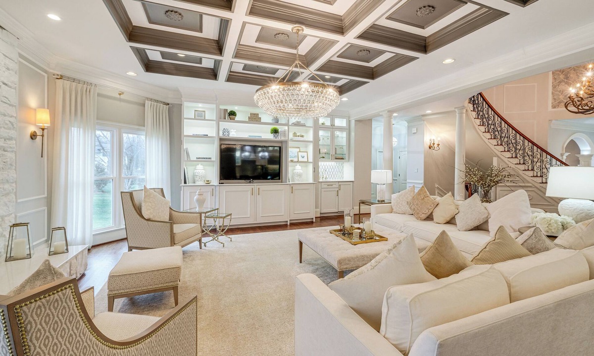 Great Falls Villa | Game Rooms & Gym! Luxe Great Falls Estate