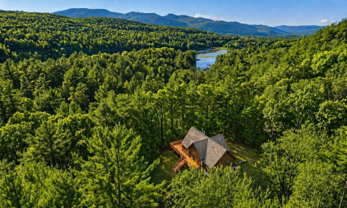 Wevertown House | Gather in 5BR Lodge with Epic View, AC, Near Lakes